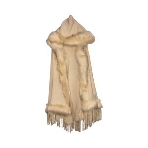 Elegant Cream Cape with Faux Fur Trim